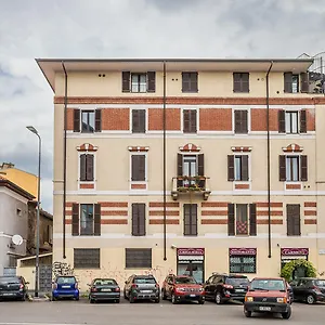 Life Is Beautiful Design Loft Navigli Romolo, Netflix, Wifi, Ac And Street Parking , Milano Italia